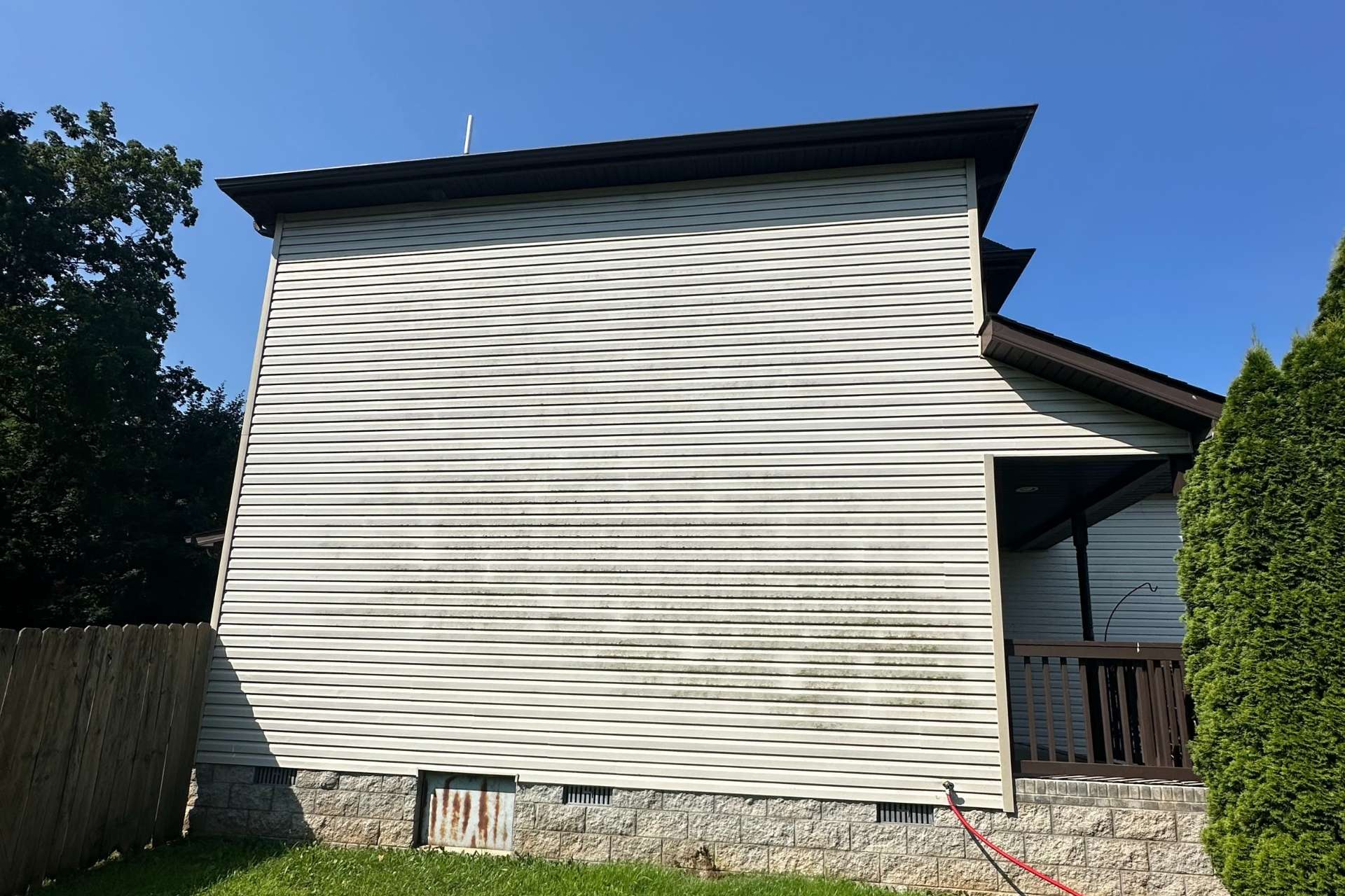 House walls cleaning