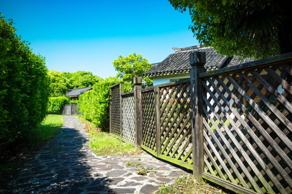 Restore Your Fence & Patio With Pressure Washing in Clarksville